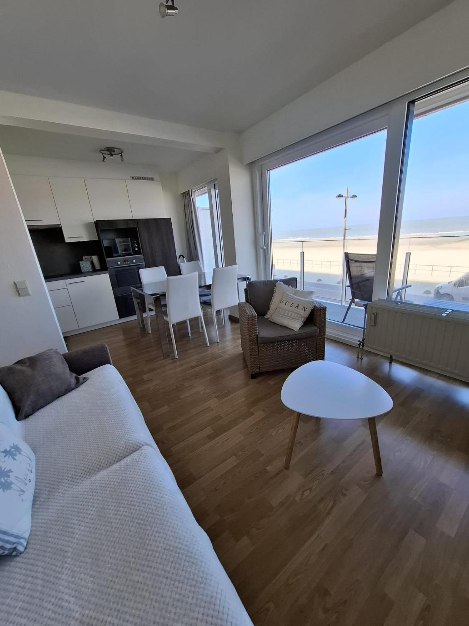 North Sea View Studio With Parking Middelkerke Dış mekan fotoğraf